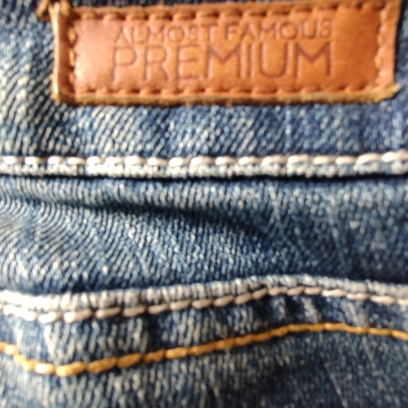 Almost famous premium girls jeans - Picture 4 of 8